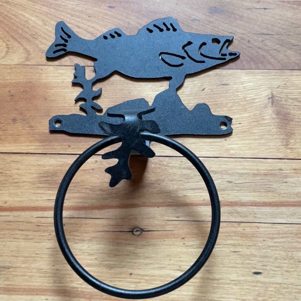Metal towel holder